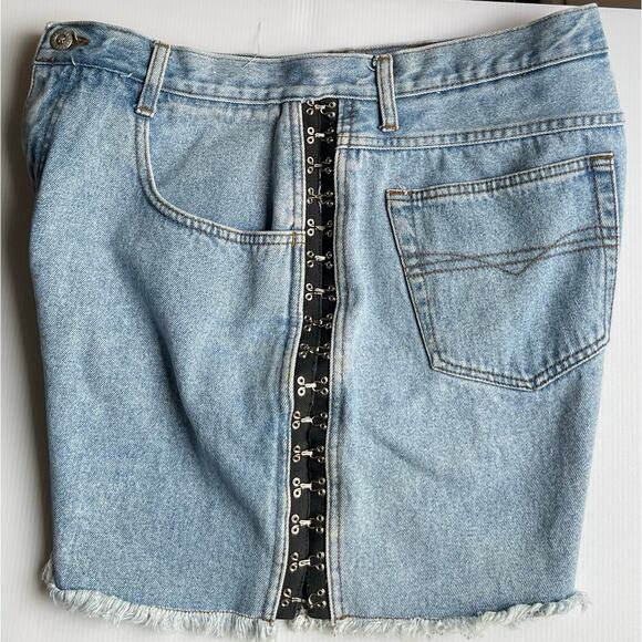 Zana-Di Vintage High Waisted Denim Shorts Hook & Eye Detail  Sz 32” Cutoff Y2k - Picture 4 of 9